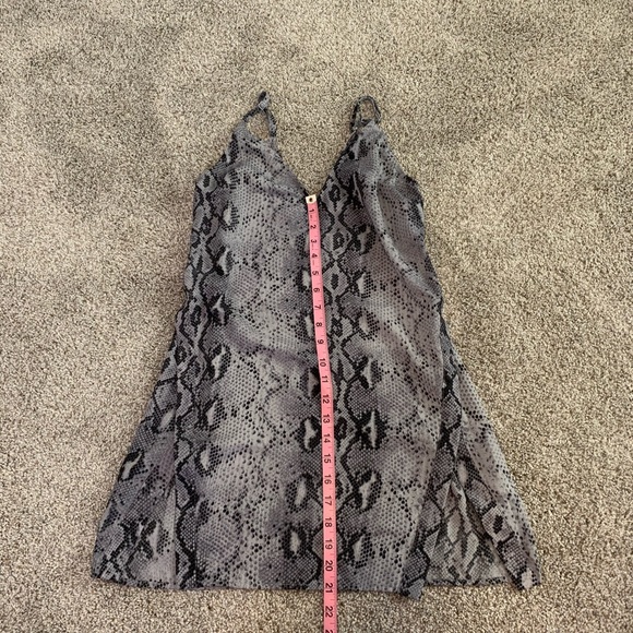 Snake print Mini dress - Picture 2 of 7